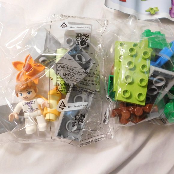 LEGO DUPLO JURASSIC WORLD DINOSAUR NURSERY - Picture 2 of 6